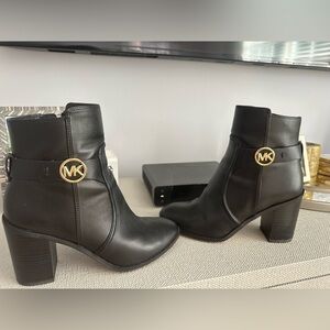 Michael Kors Black block heal bootie size 8